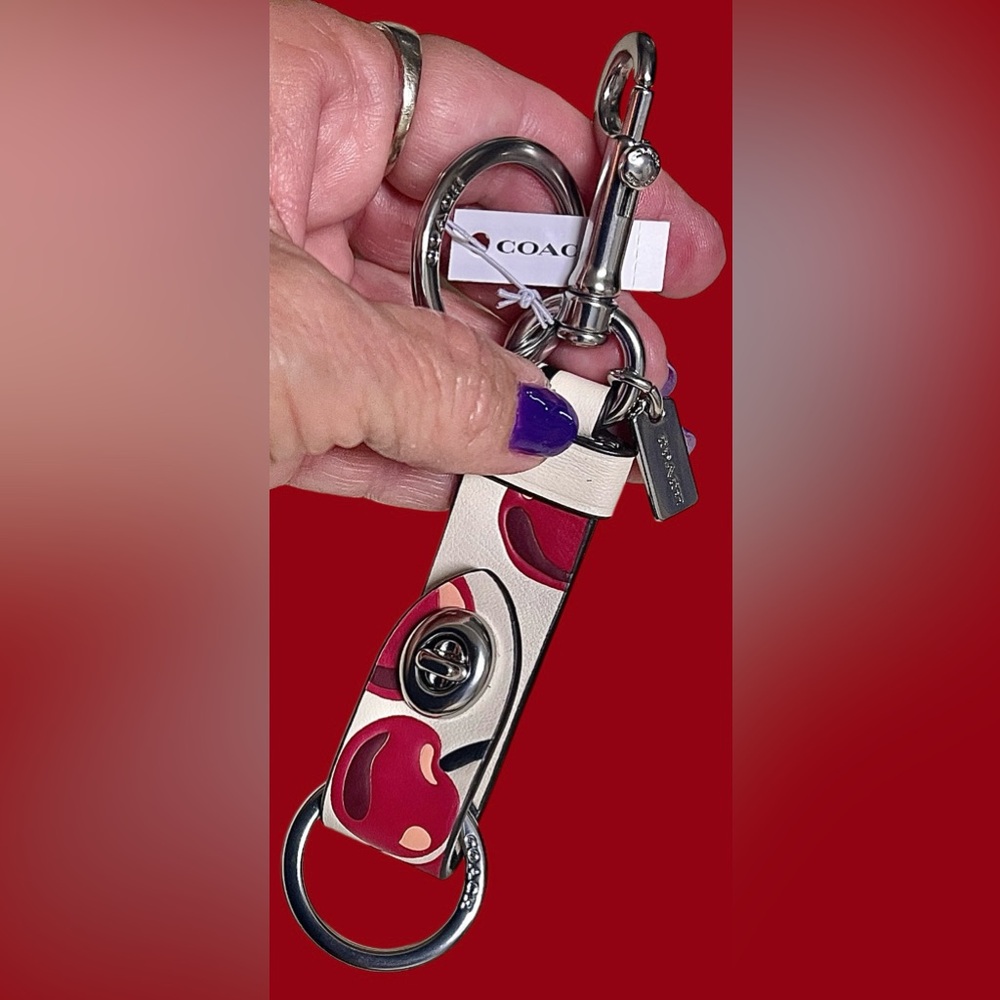 Coach Leather Bag Charm/valet turn lock/double Key Holder Cherry print NEWw/tags - Picture 5 of 9